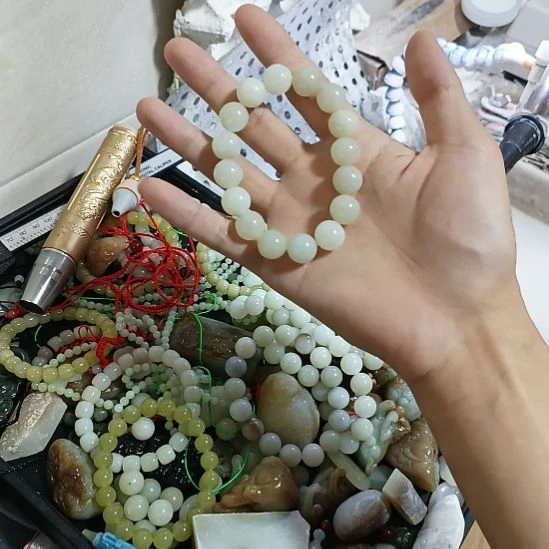 和田玉（糖玉）未镶嵌颈饰发****猫