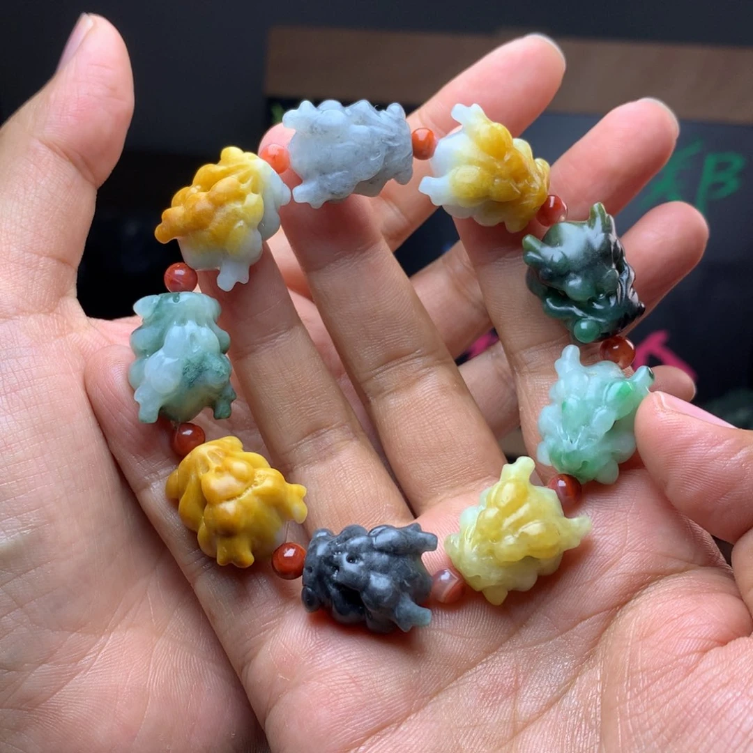 定制翡翠未镶嵌玛**卡翡翠