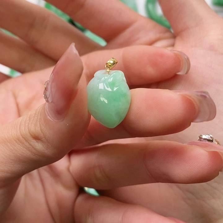 翡翠颈饰未镶嵌吊坠