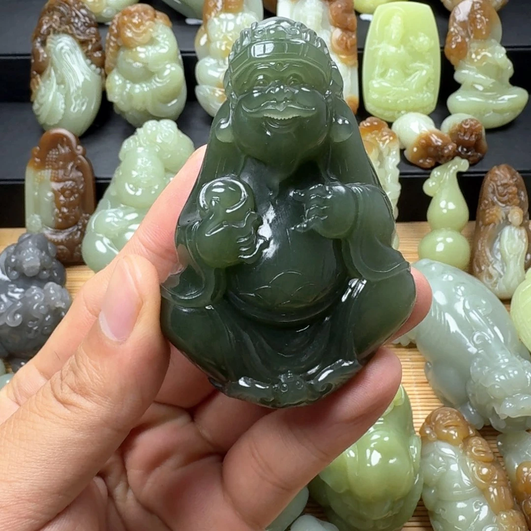 和田玉未镶嵌把件