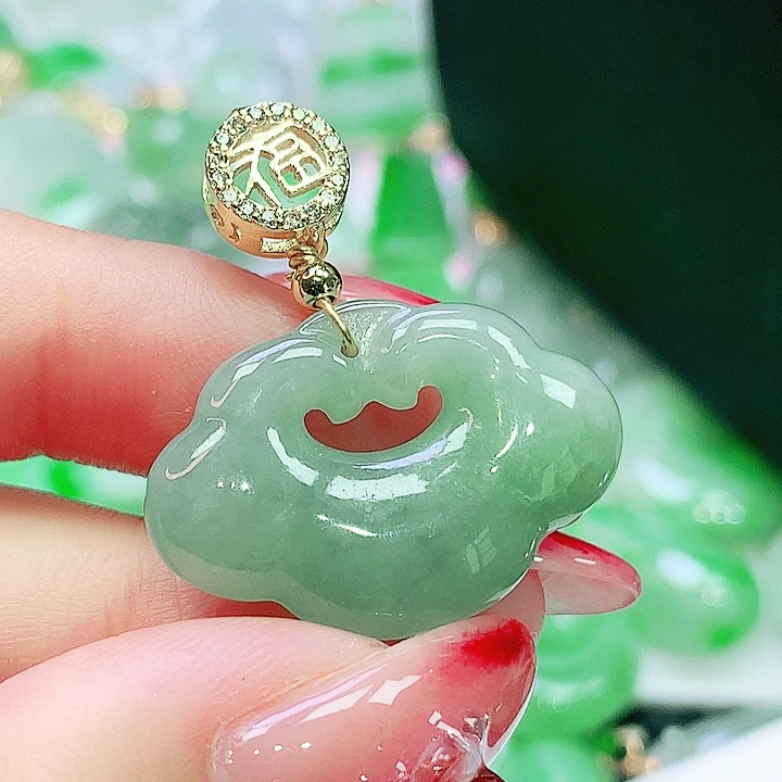 翡翠未镶嵌项圈翡翠