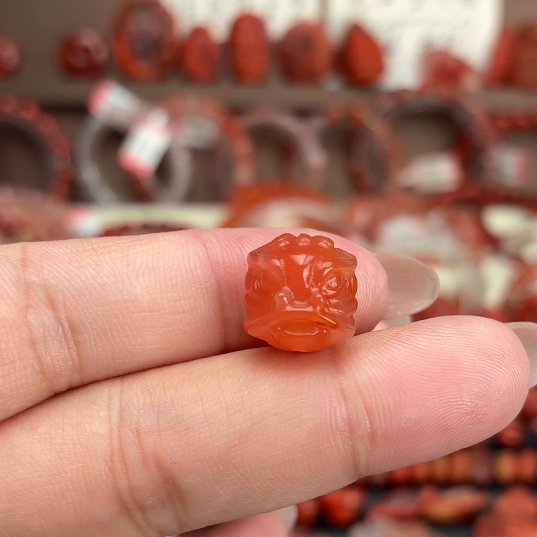 南红玛瑙未镶嵌颈饰上下通孔醒狮头