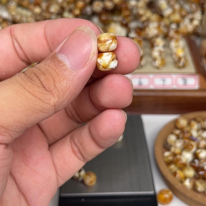 未镶嵌琥珀裸石❤️****31号