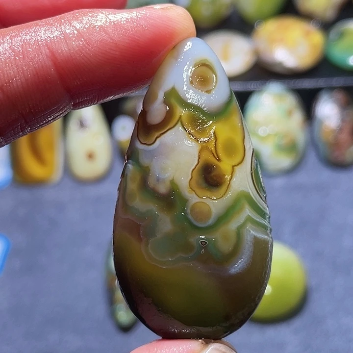 玛瑙/玉髓未镶嵌珠宝奇石