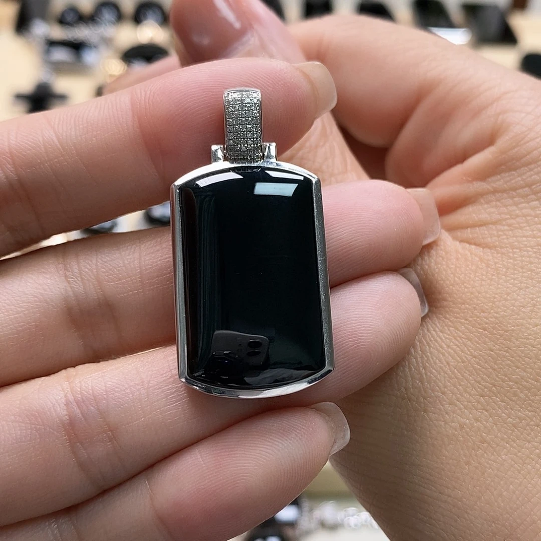 翡翠颈饰18K金镶嵌墨翠