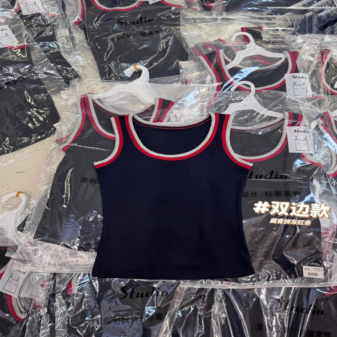 撞色拼接吊带背心女2025款时尚修身显瘦百搭无袖吊带背心