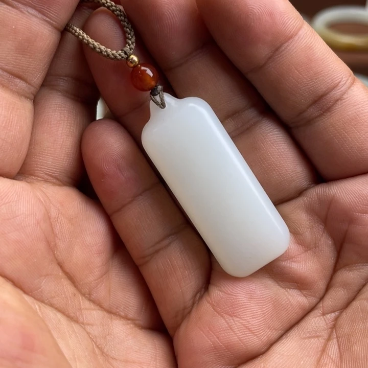 【闪购商品】颈饰未镶嵌和田玉