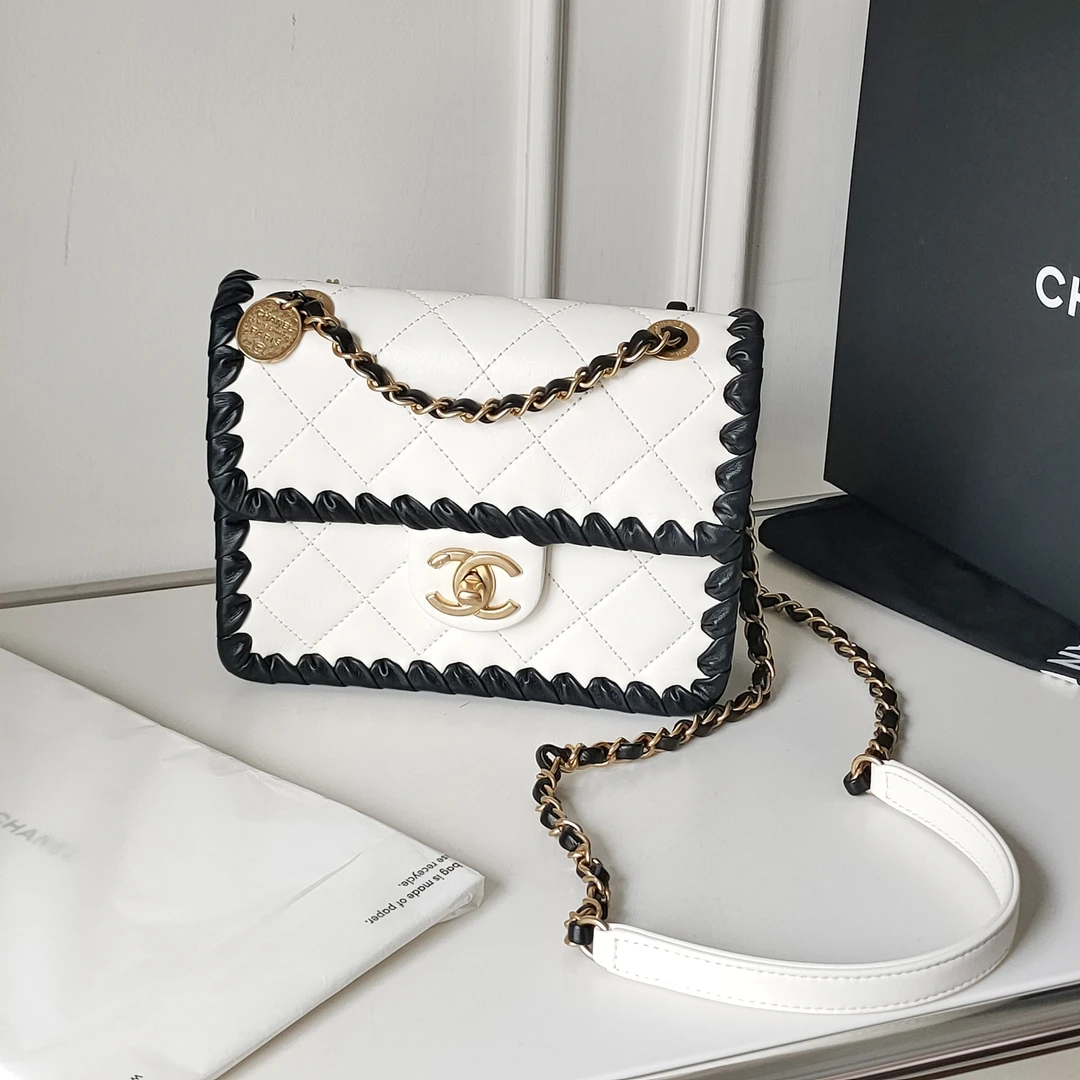 95新 Chanel/香奈儿 Azul-22C黑白熊猫色金币斜挎豆腐包/43251