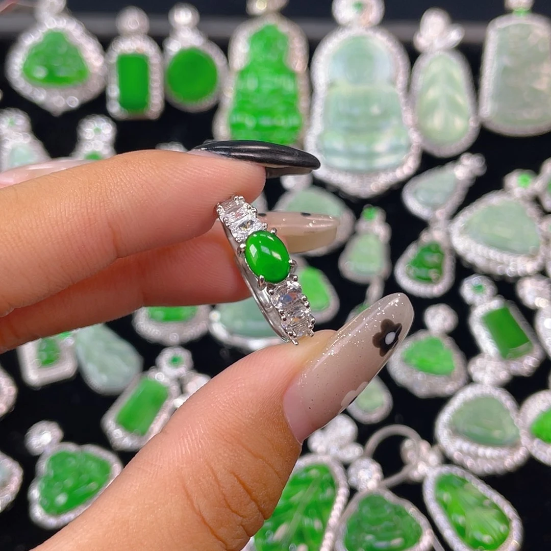 未镶嵌戒指翡翠戒指