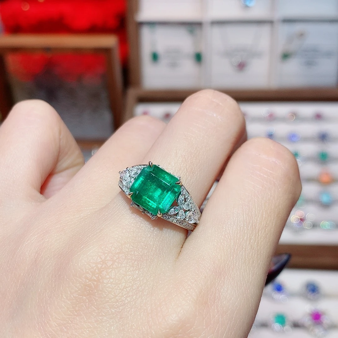 祖母绿戒指18K金镶嵌3.52ct/天然宝石/七天无理由