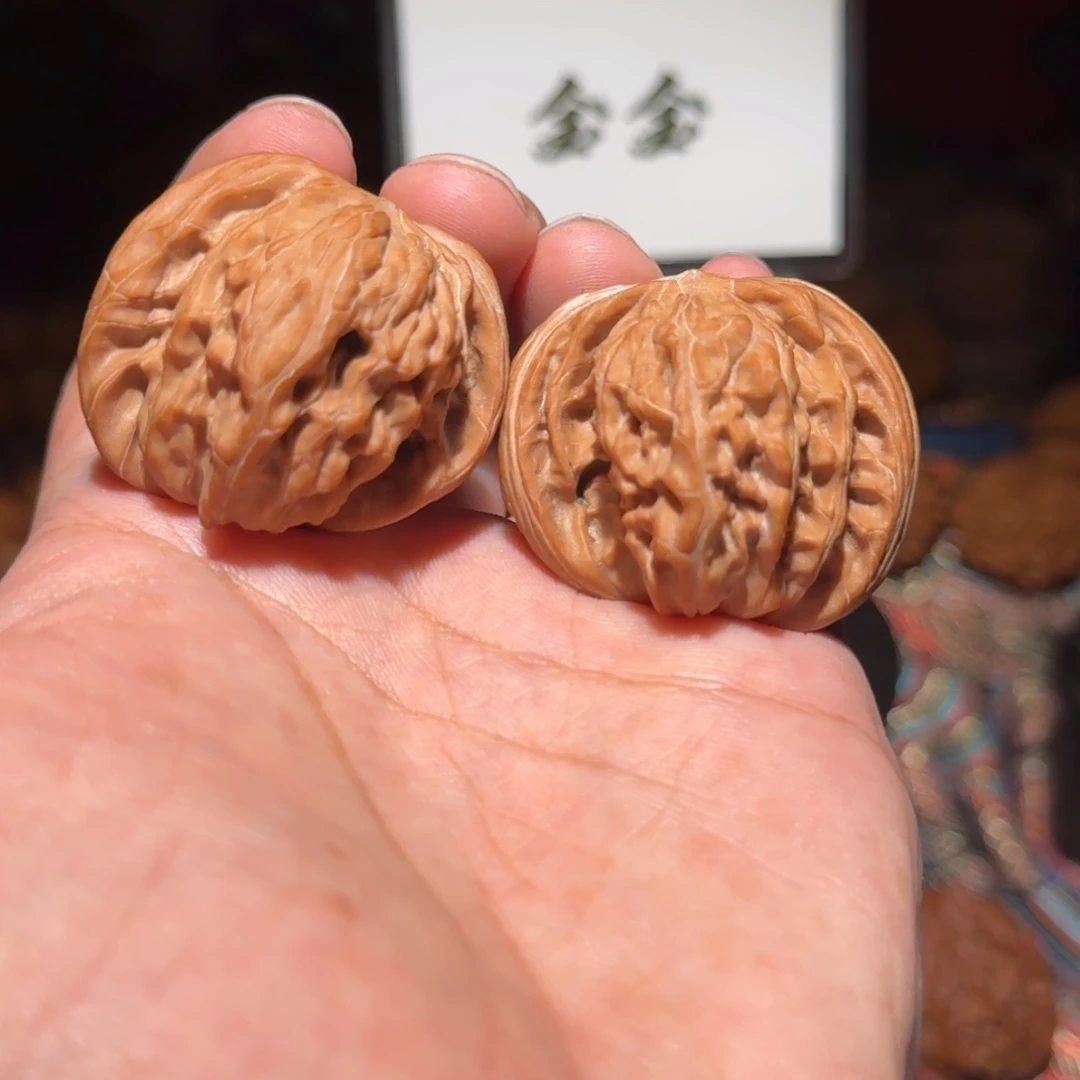 核桃把件631顺风耳，磨盘，尺寸40