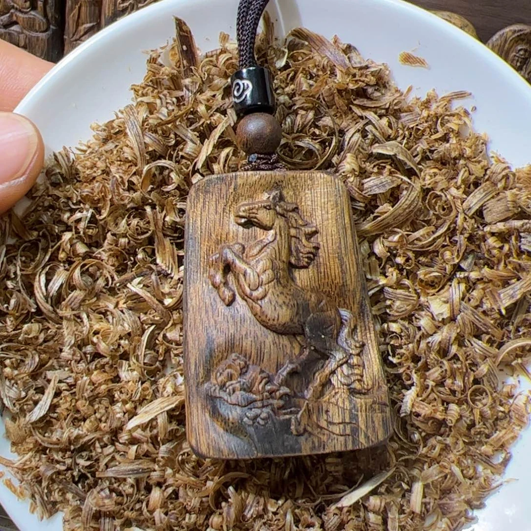 沉香沉香碎屑白棋雕刻9克