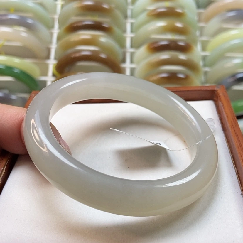 【闪购商品】和田玉手镯未镶嵌