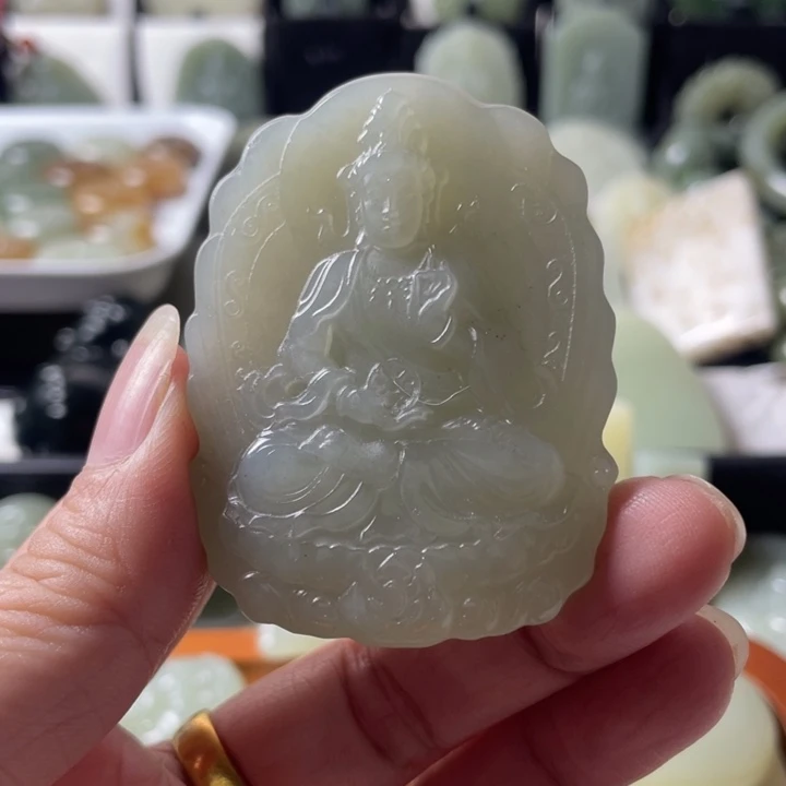 和田玉未镶嵌颈饰