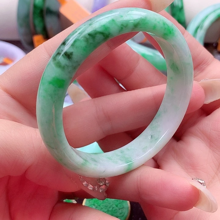 翡翠未镶嵌手镯翡翠手镯