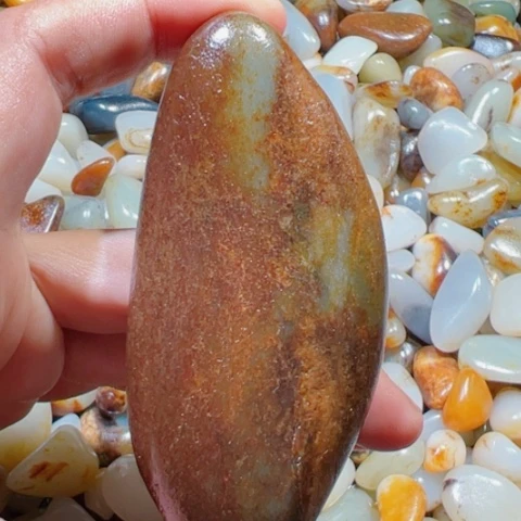 和田玉未镶嵌珠宝奇石114克