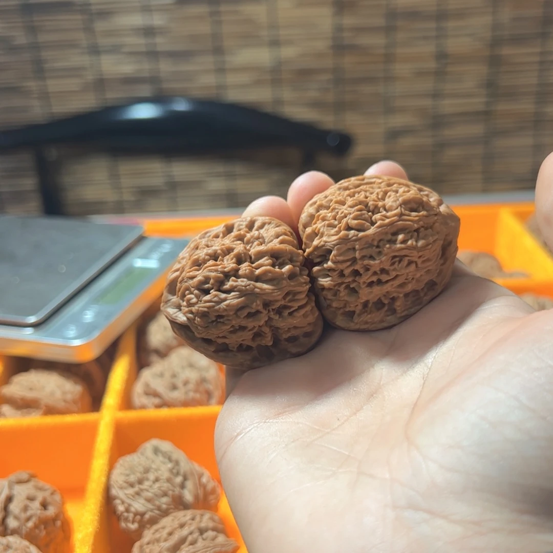 吊坠文玩核桃M****n核桃