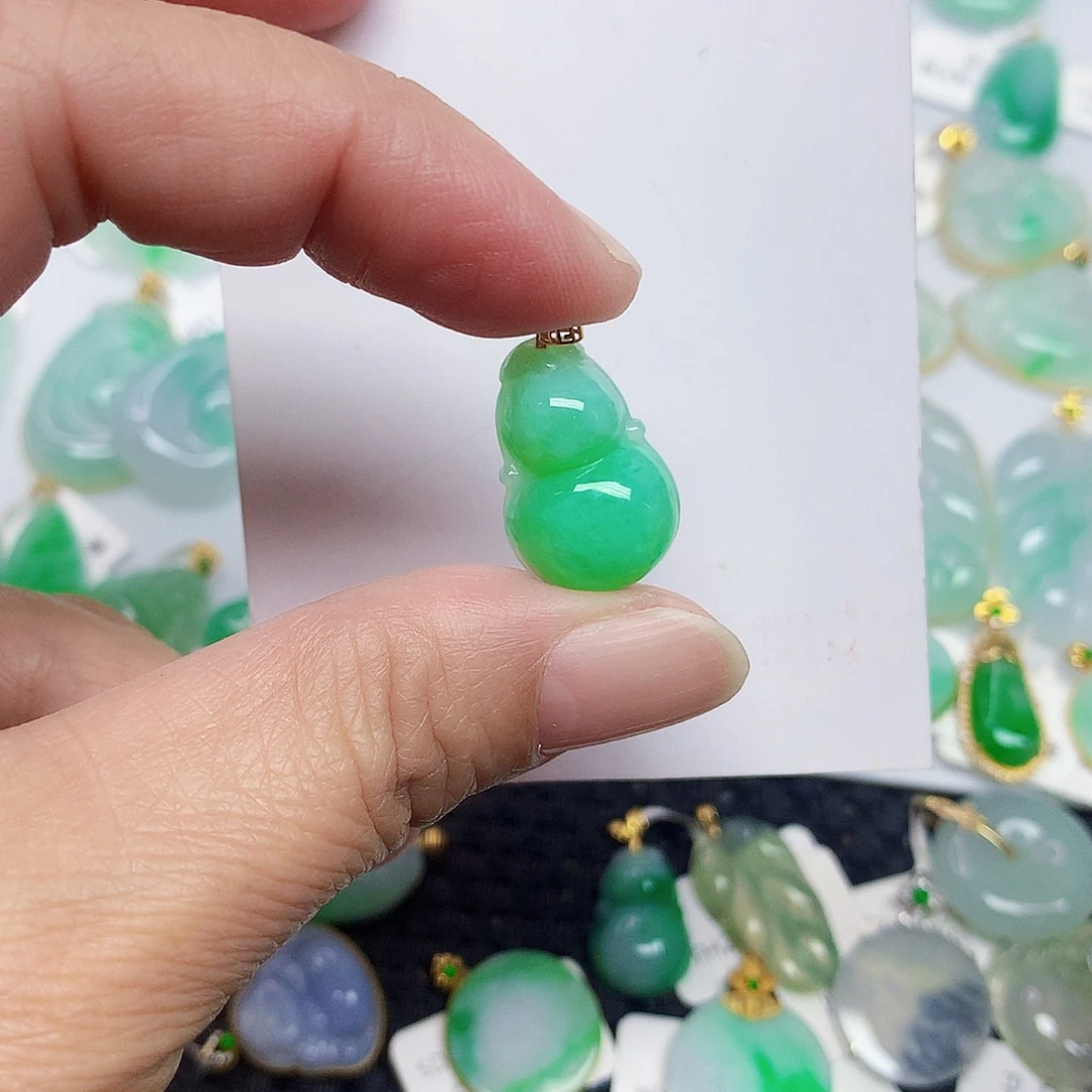 翡翠18K金镶嵌颈饰367899