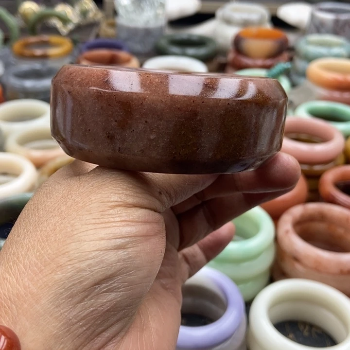 石英岩玉未镶嵌手镯山楂糕