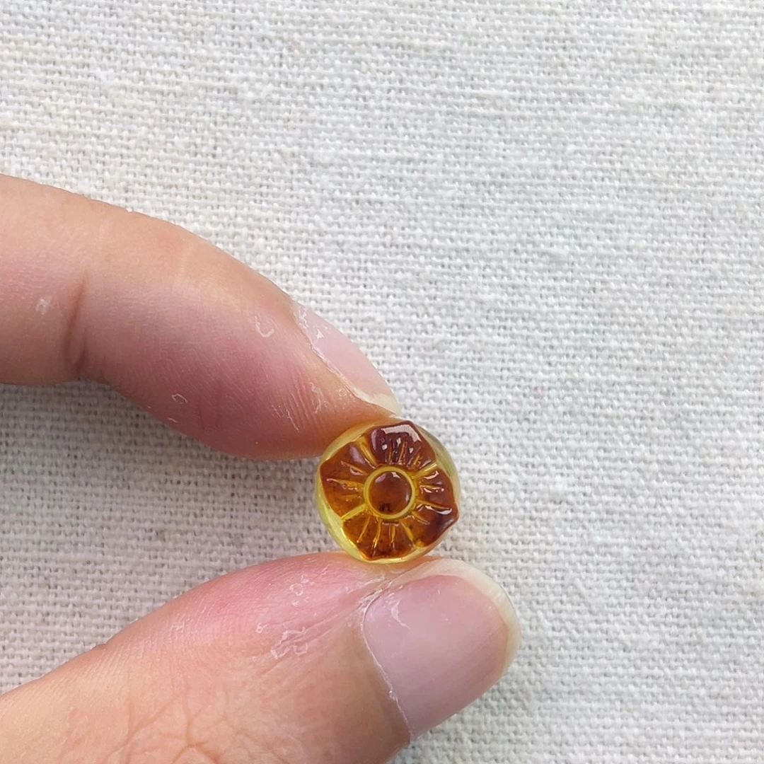 琥珀未镶嵌裸石柿子