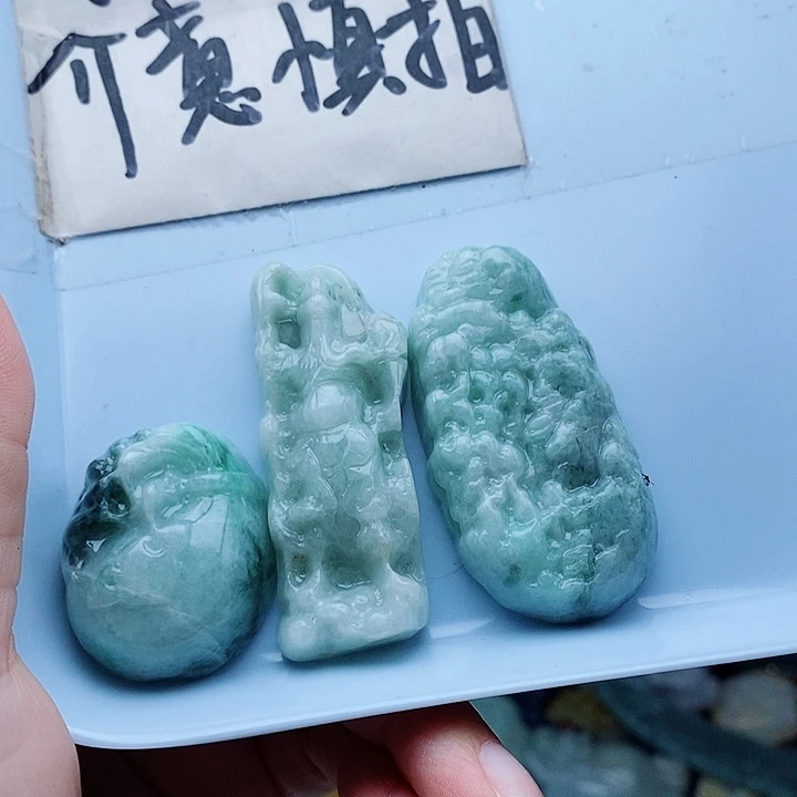 翡翠未镶嵌颈饰翡翠