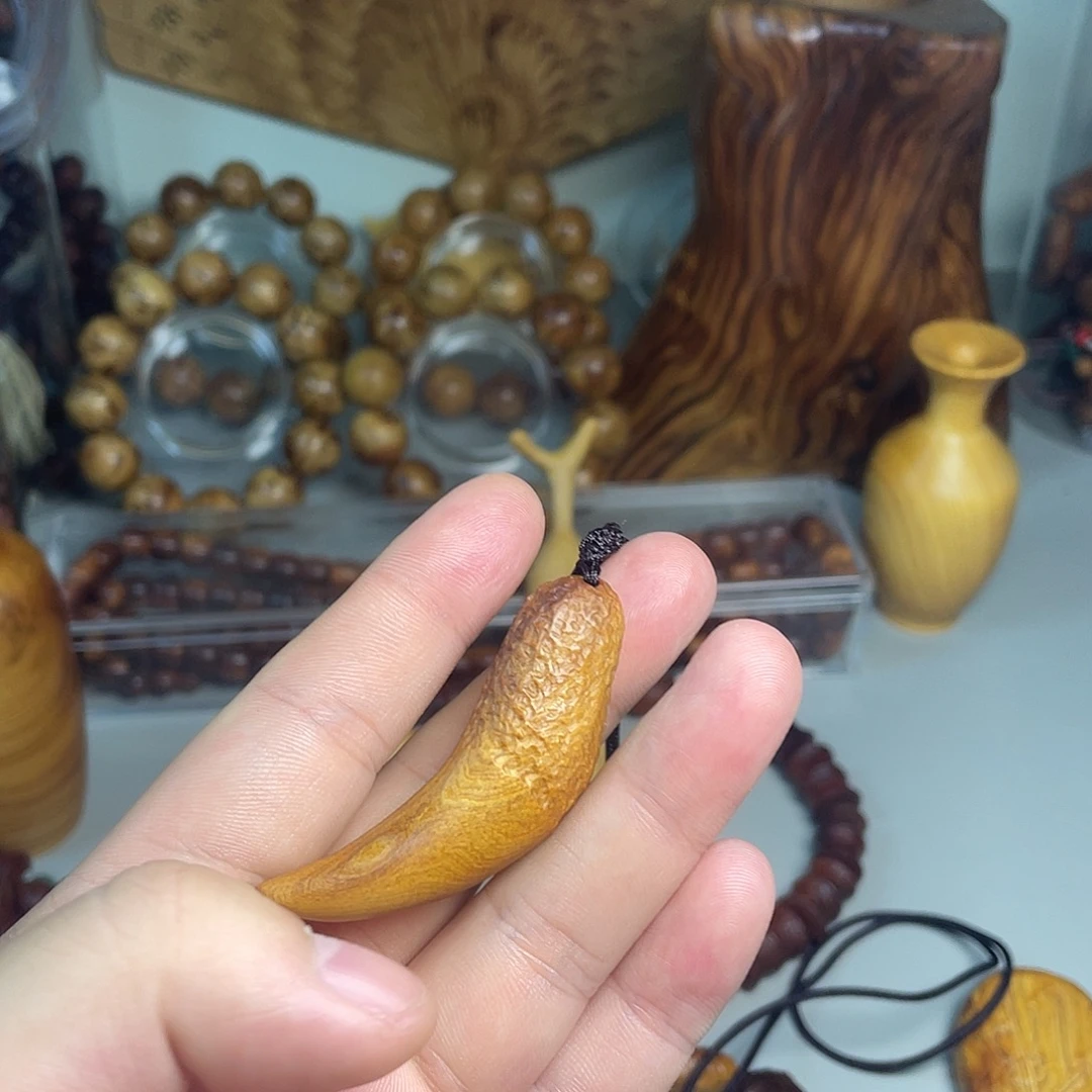 柏木（崖柏）太行崖柏手工黑油狼牙吊坠