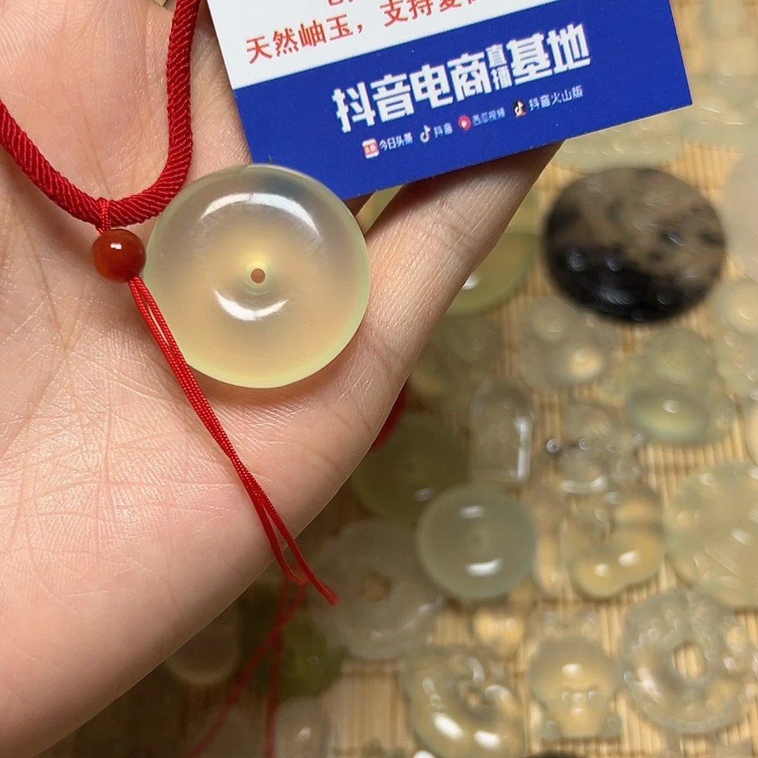 蛇纹石玉颈饰未镶嵌ฅ