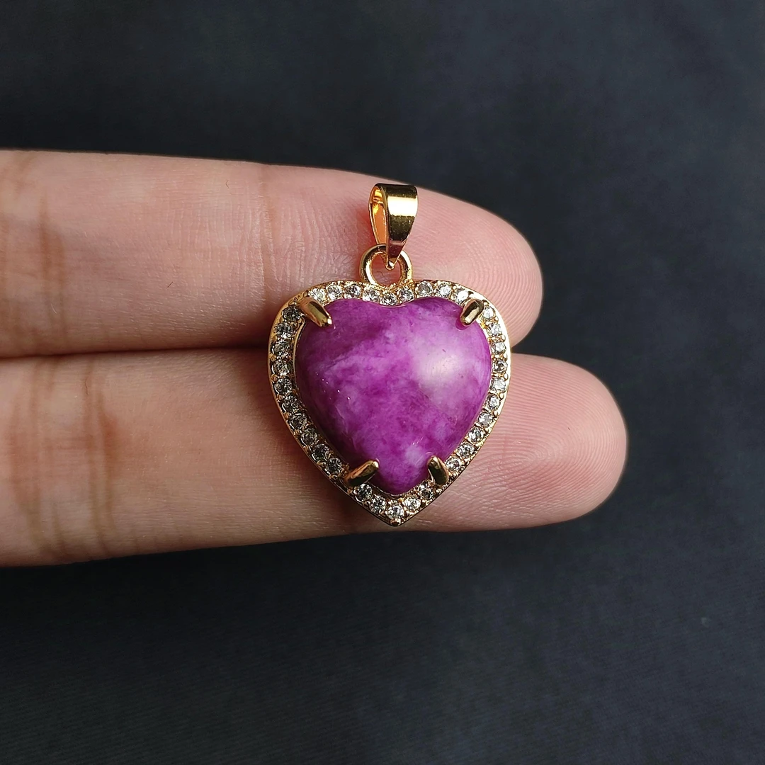 樱花粉舒俱玛瑙爱心吊坠赠礼盒(多样性发)不含链 A28-90