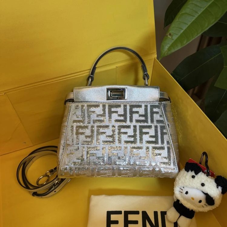 95新/芬迪/包包/[251215XZWC]/C8856048628