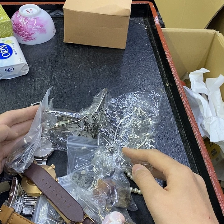 戊***年玲珑堂精品百货商行
