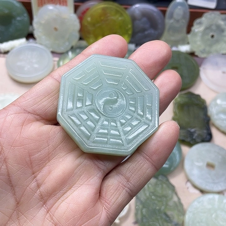 蛇纹石玉合金颈饰