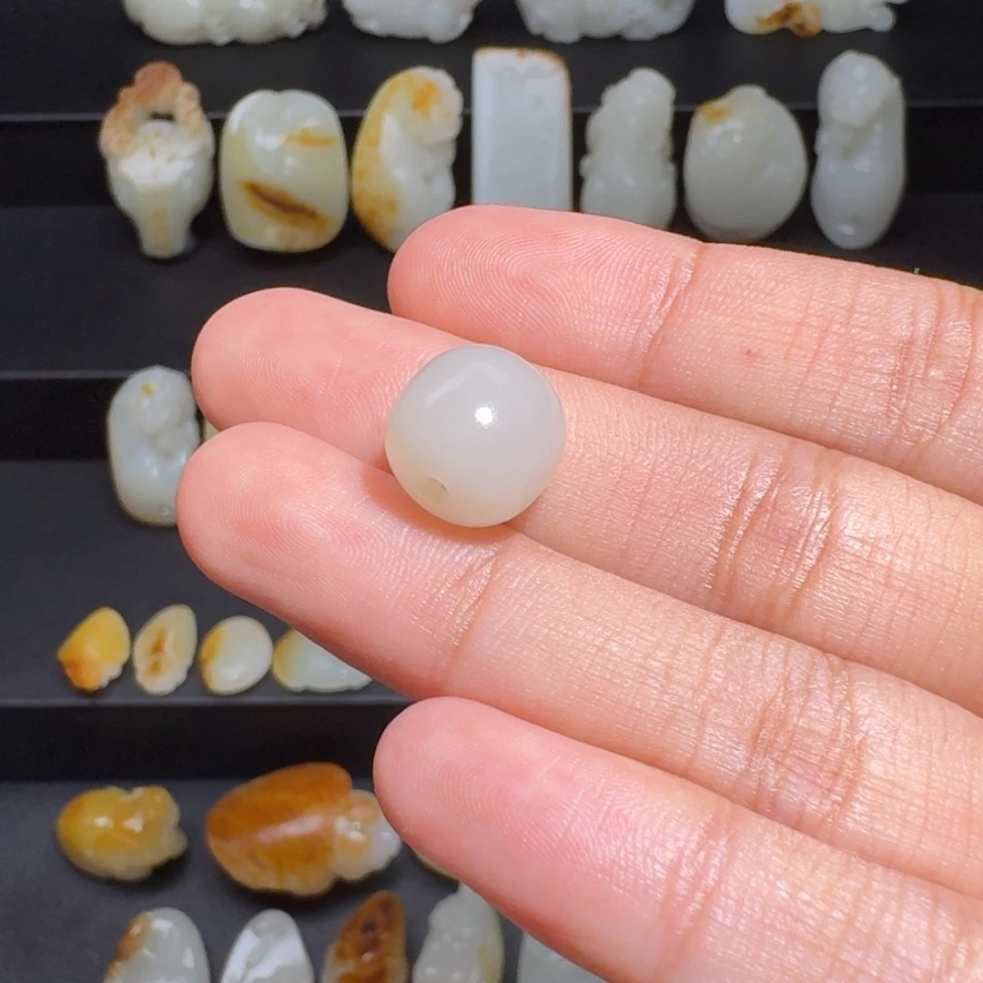 和田玉未镶嵌颈饰廖*