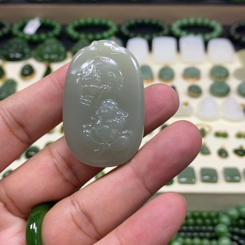 【闪购商品】颈饰未镶嵌和田玉