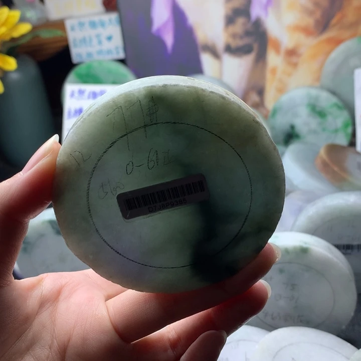 定制翡翠未镶嵌手镯