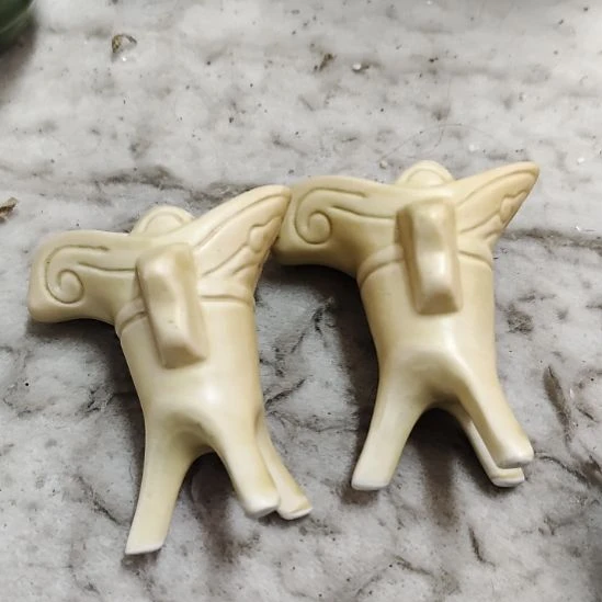 瓷片五厂，七厂各种摆件，瓷片，均有瑕疵！