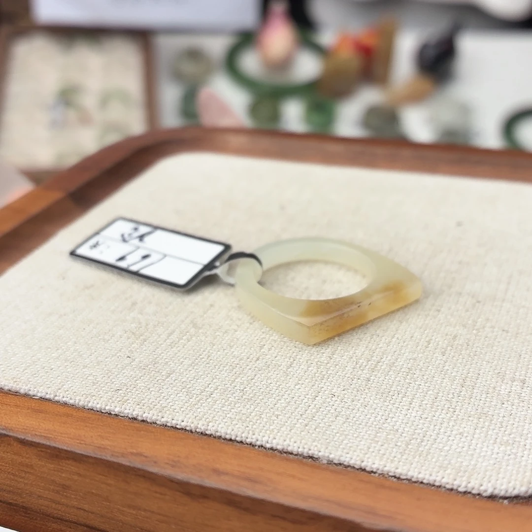 和田玉未镶嵌戒指c52飘糖马鞍17.6不退换