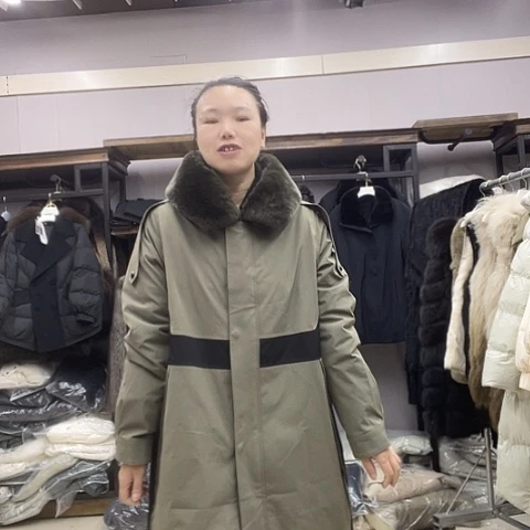 背心好看美丽动人