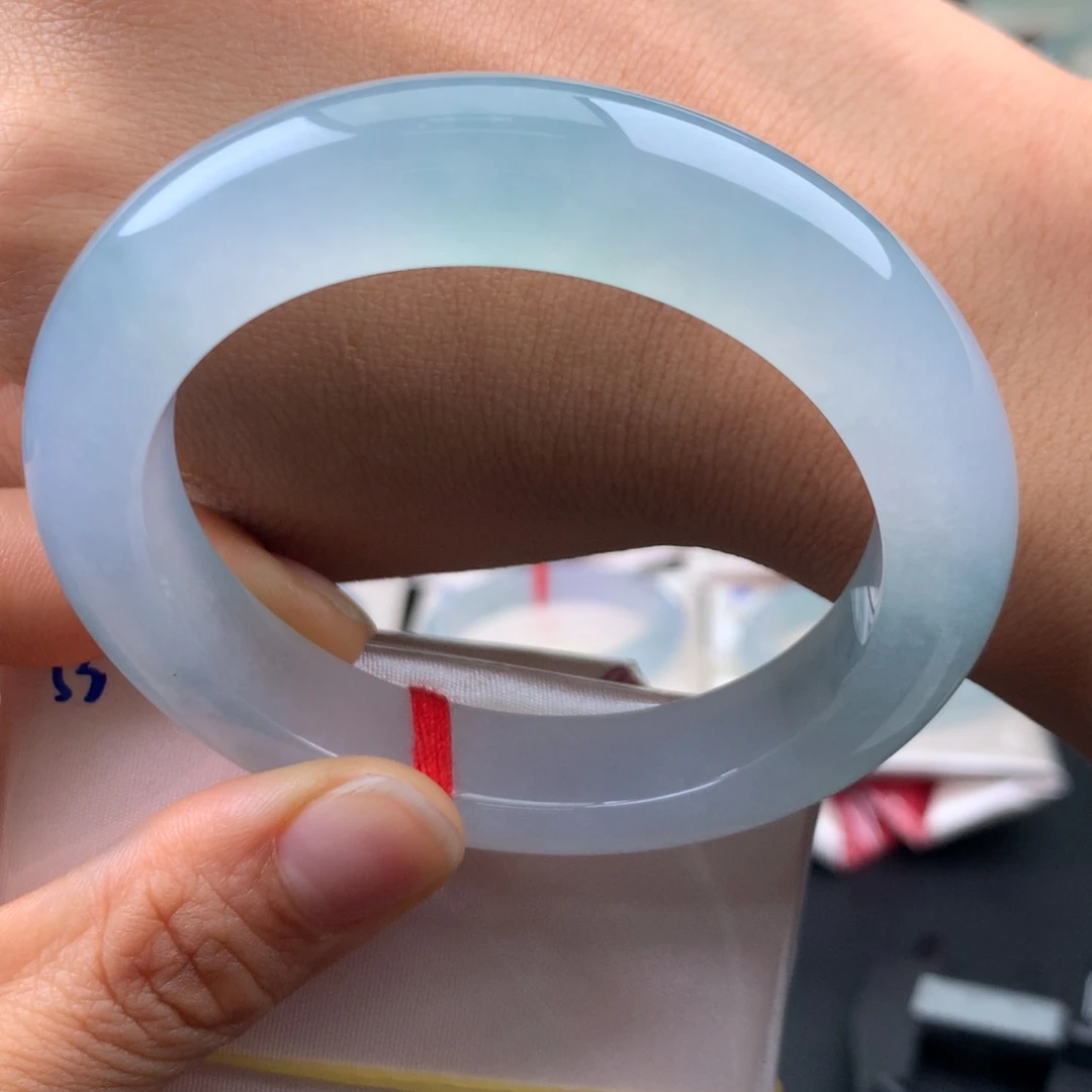 翡翠未镶嵌手镯全条一致冰透起光完美厚装