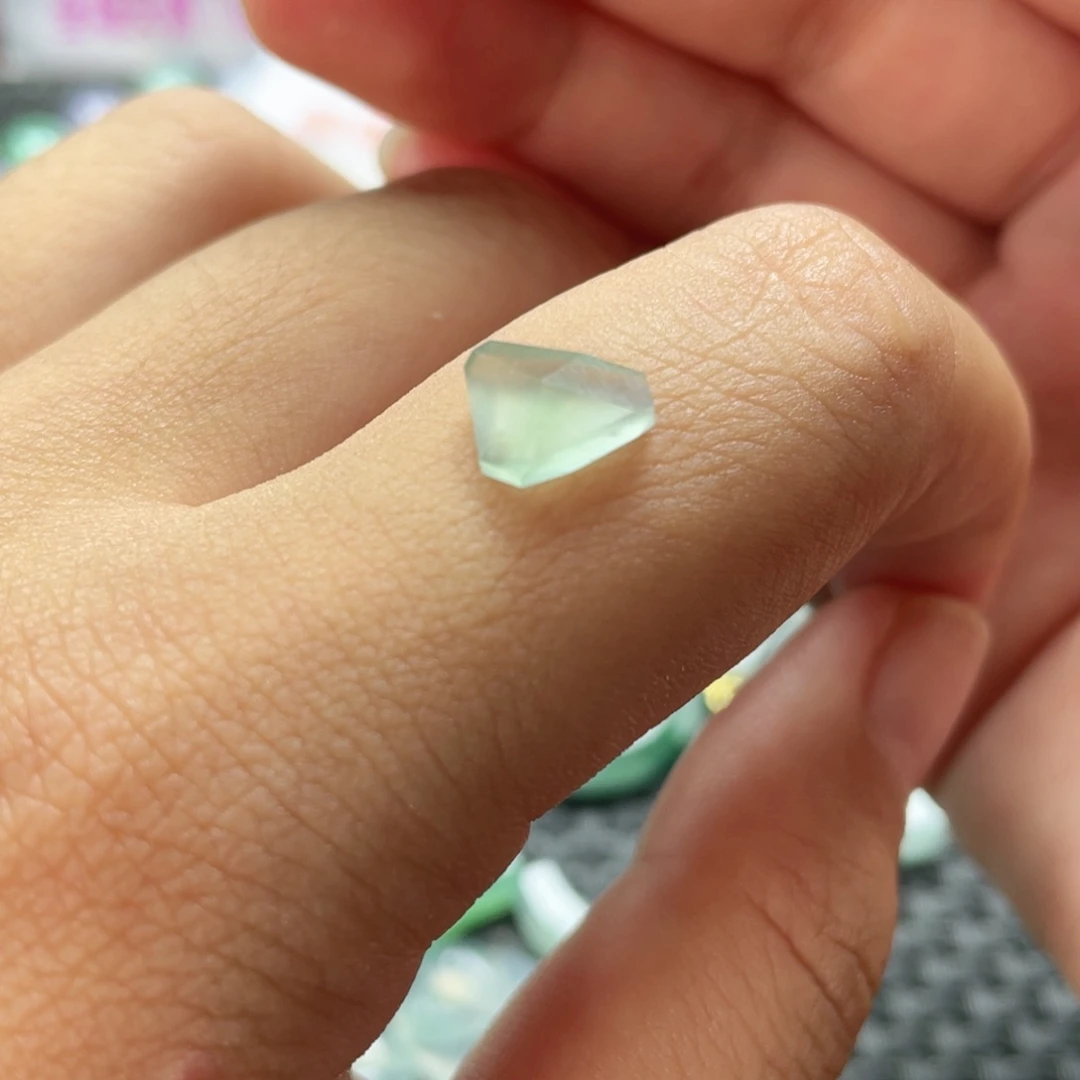 未镶嵌挂件翡翠Y**翡翠