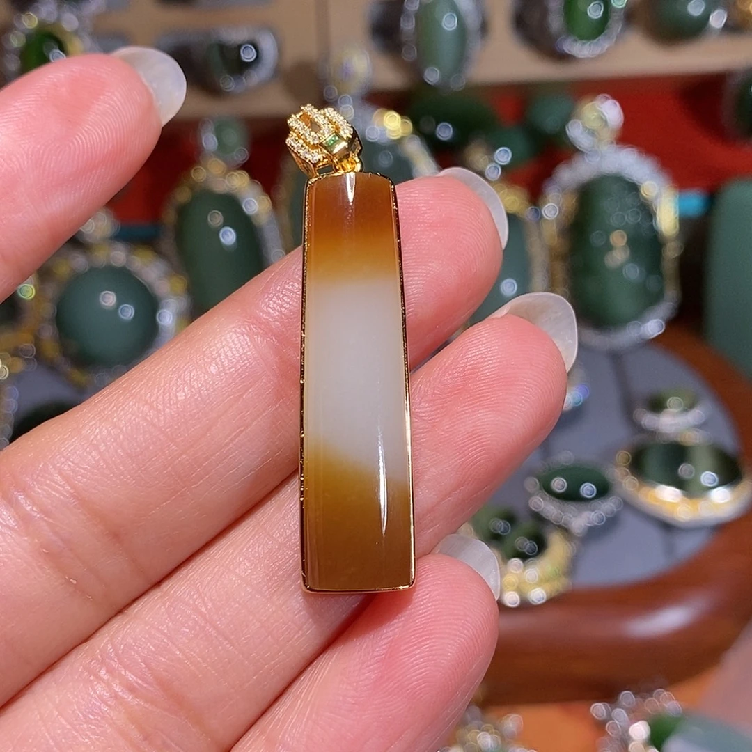 和田玉（糖玉）银S925镀金镶嵌颈饰