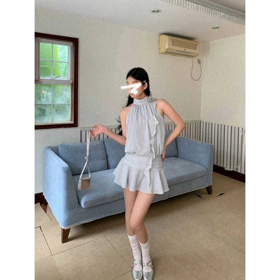 挂脖连衣裙女夏季无袖短裙法式辣妹设计感气质A型条纹纯色裙子女