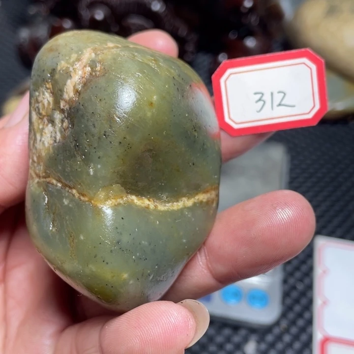 颈饰足铂镶嵌和田玉312