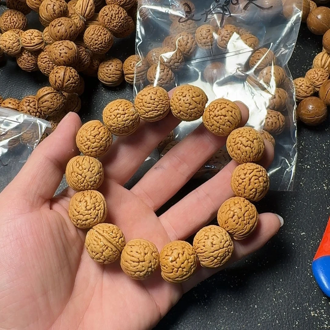办***柜吊坠桃核野生手串