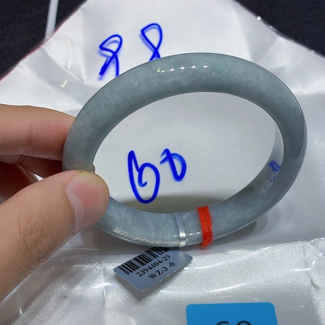 翡翠手镯未镶嵌丹*儿翡翠手镯