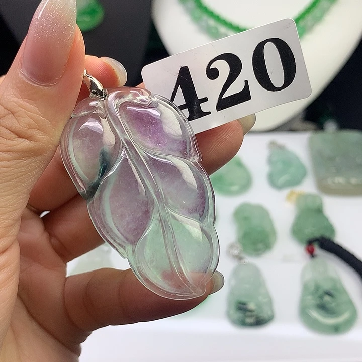 翡翠未镶嵌颈饰源头