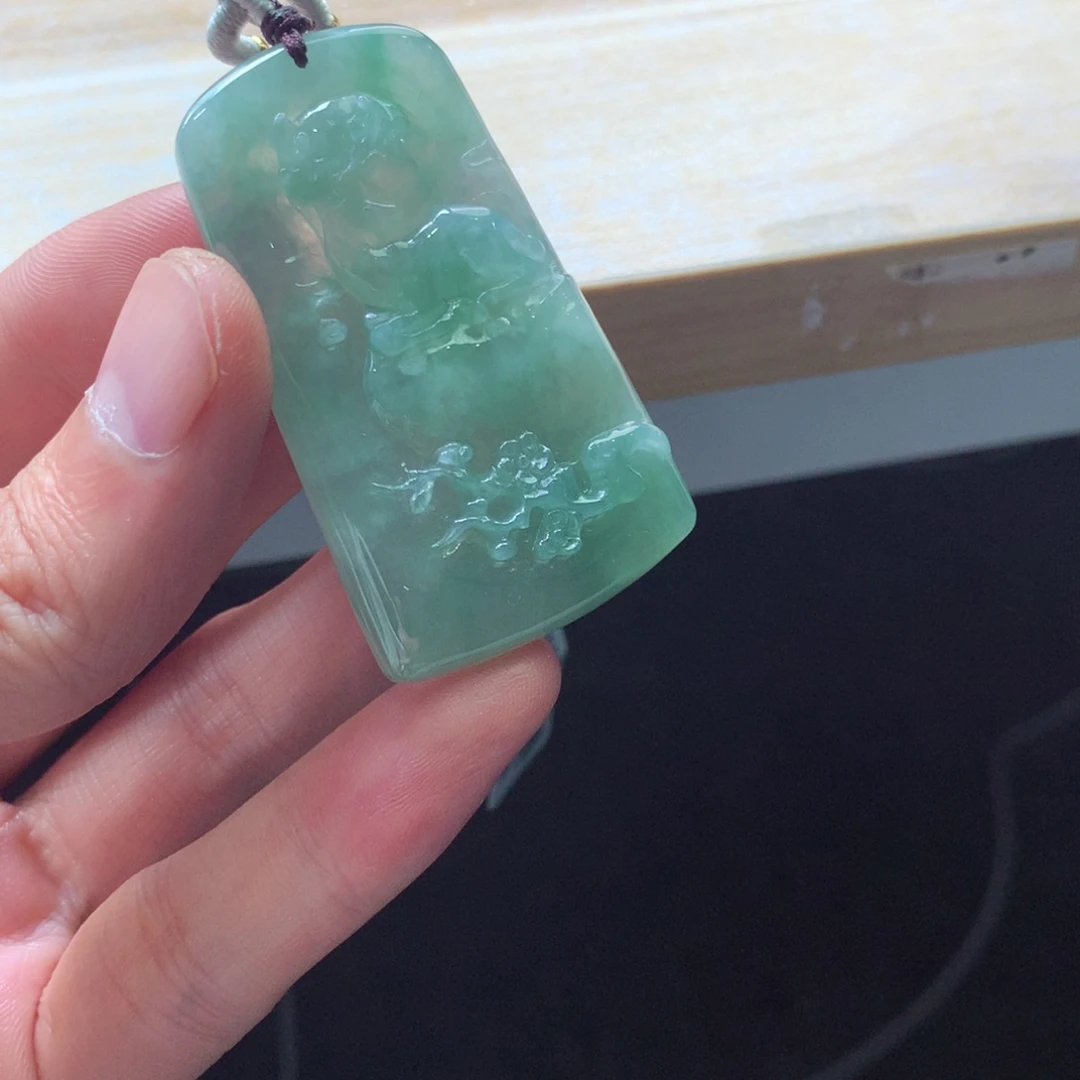 翡翠颈饰未镶嵌吊坠