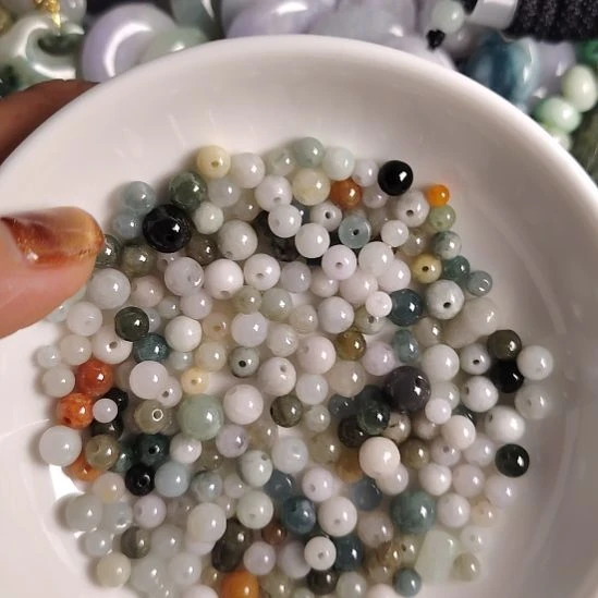 翡翠未镶嵌颈饰珠子一碗