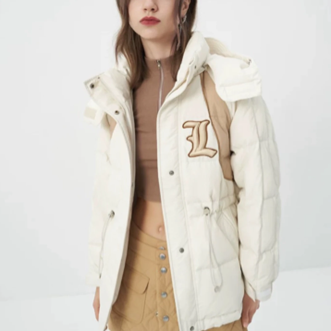 金羽杰短款连帽收腰显瘦特价羽绒服