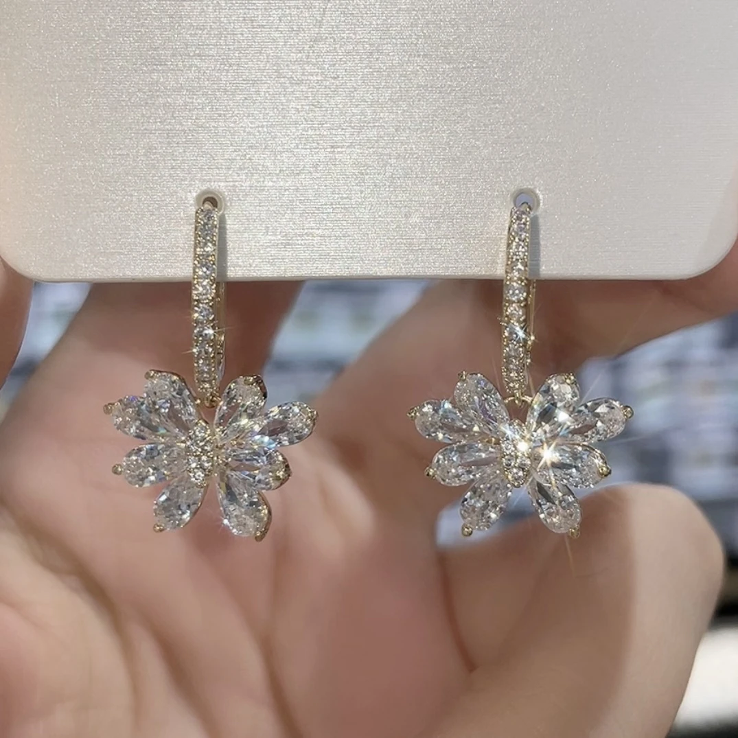 铜合金合成锆石耳饰 蝴蝶造型耳扣轻奢时尚小众精致百搭超闪气质