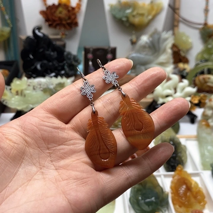 未镶嵌蛇纹石玉耳饰